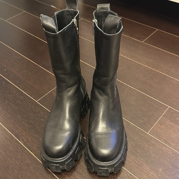 PRADA Chunky Sole Boots - Size 7.5 - Picture 4 of 6